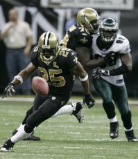 Reggie Bush chases missed pitchout.